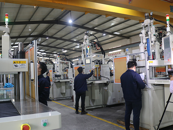 立式注塑機耗油量狀況有關詳細介紹